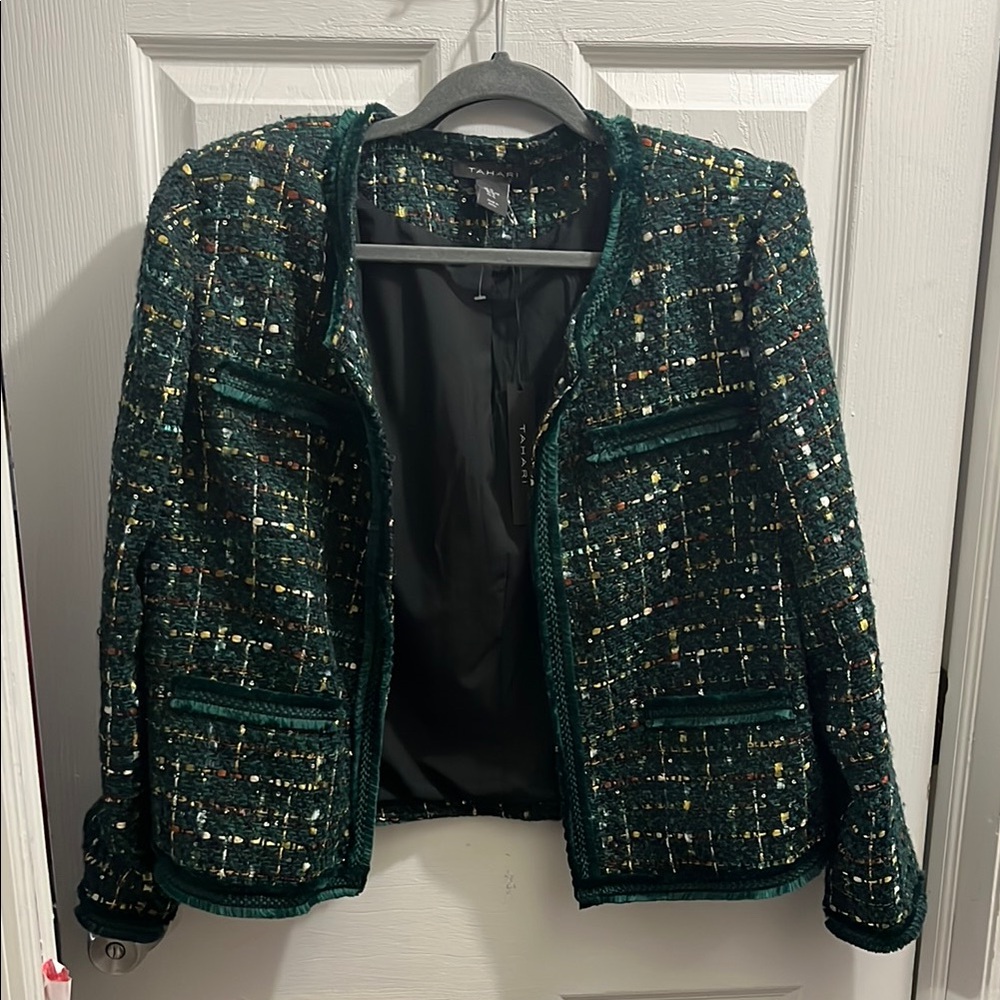 Tahari Green Blazer with Textured Fabric and Multicolored Pattern